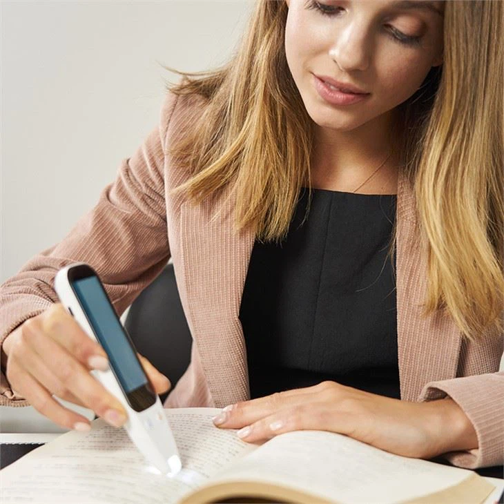 Ai زبان کا ترجمہ قلم 112 زبانوں کے ساتھ