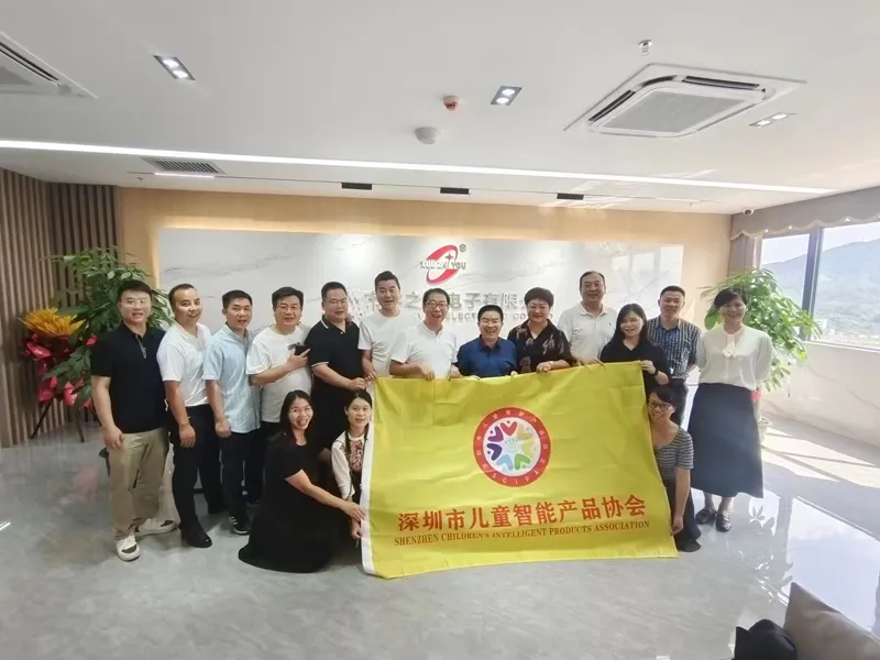 ہماری فیکٹری کا دورہ کرنے کے لئے گاہکوں کو گرمجوشی سے خوش آمدید